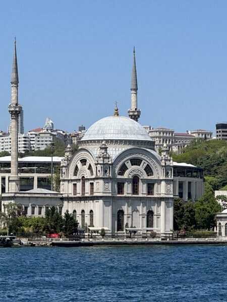 Dolmabahçe Camii